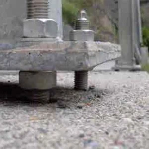 Može li se zaptivač za prodorne pukotine koristiti na pukotinama od travertina?